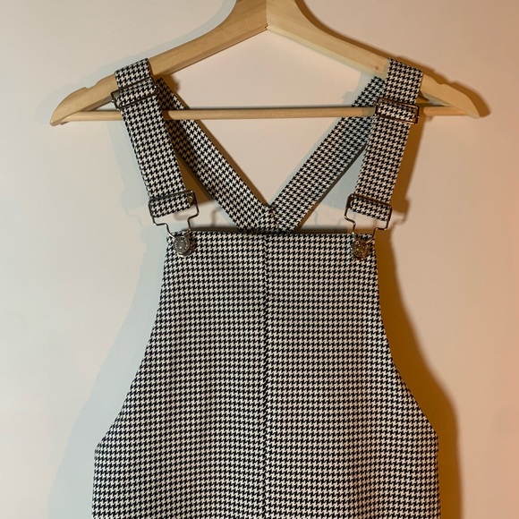 🍯 Black & White Overall Dress (Checkered / Hound’s Tooth, Adjustable) - Picture 5 of 7